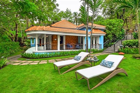 best places to stay in goa.